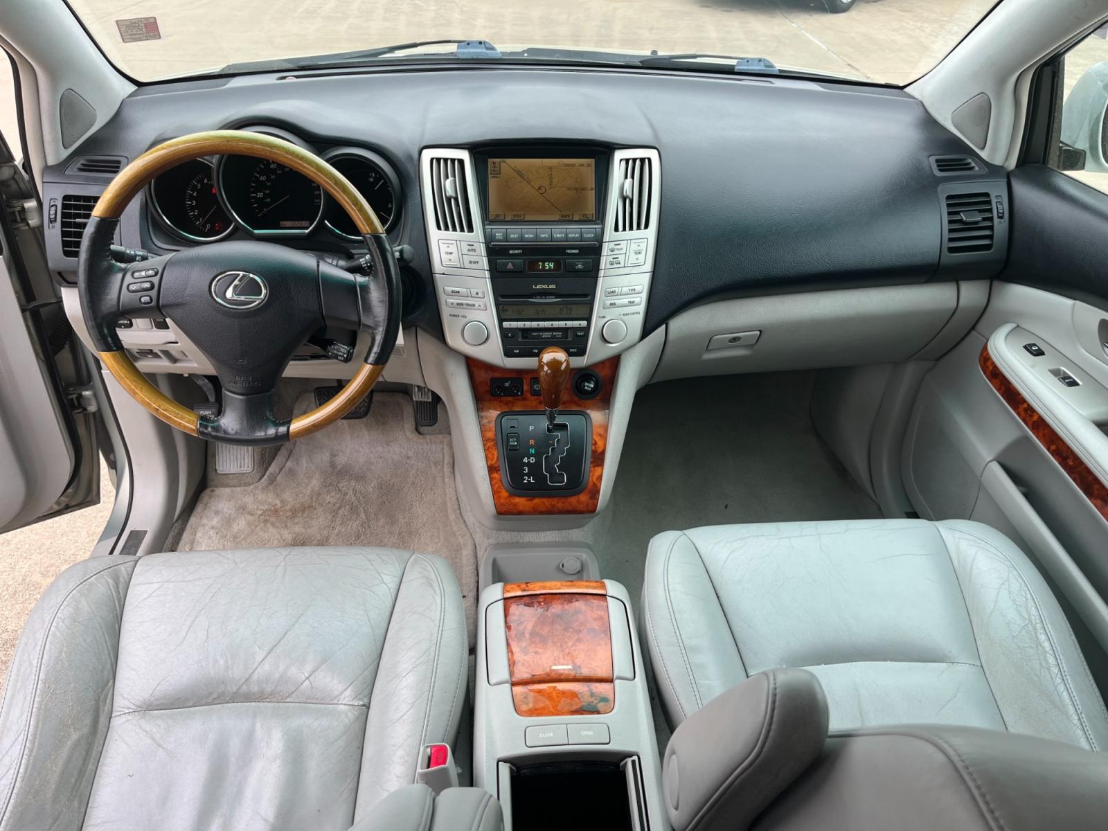 2004 SILVER /TAN Lexus RX 330 2WD (2T2GA31U44C) with an 3.3L V6 DOHC 24V engine, 5-Speed Automatic Overdrive transmission, located at 14700 Tomball Parkway 249, Houston, TX, 77086, (281) 444-2200, 29.928619, -95.504074 - Photo #10